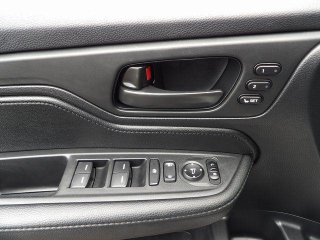 used 2025 Honda Odyssey car, priced at $38,396