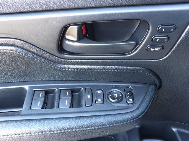 used 2025 Honda Odyssey car, priced at $39,752