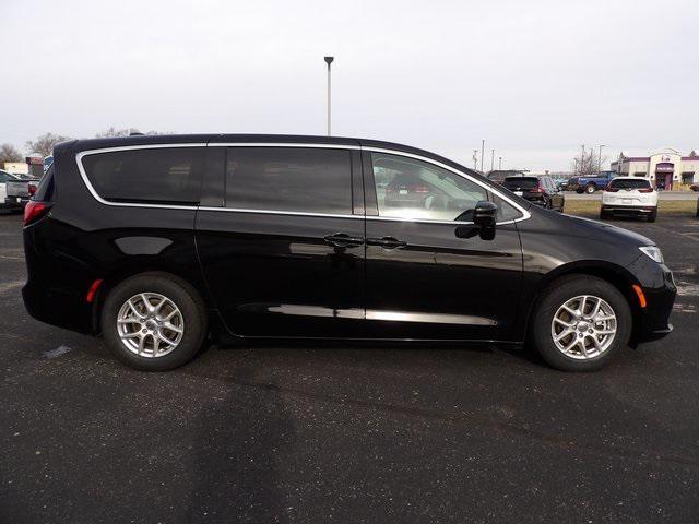 used 2024 Chrysler Pacifica car, priced at $28,910
