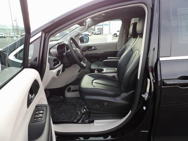 used 2024 Chrysler Pacifica car, priced at $28,910