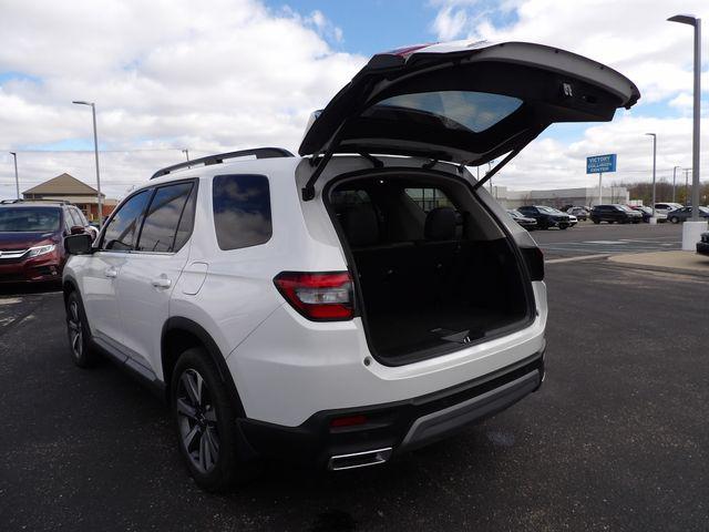used 2025 Honda Pilot car, priced at $44,980