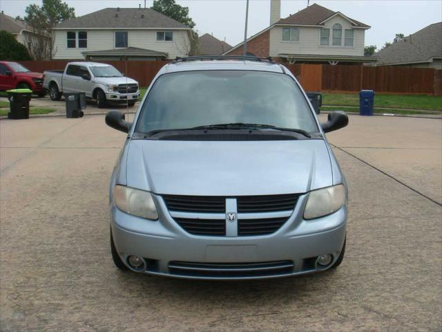 used 2005 Dodge Caravan car, priced at $2,995