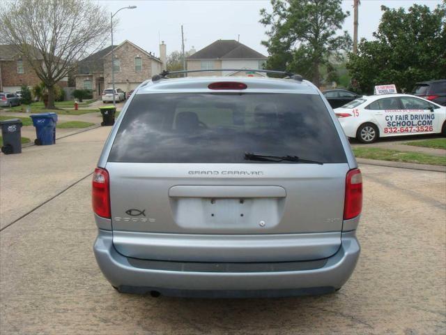 used 2005 Dodge Caravan car, priced at $2,995