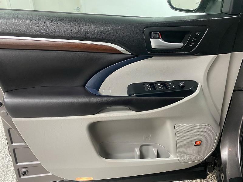 used 2016 Toyota Highlander car, priced at $21,791