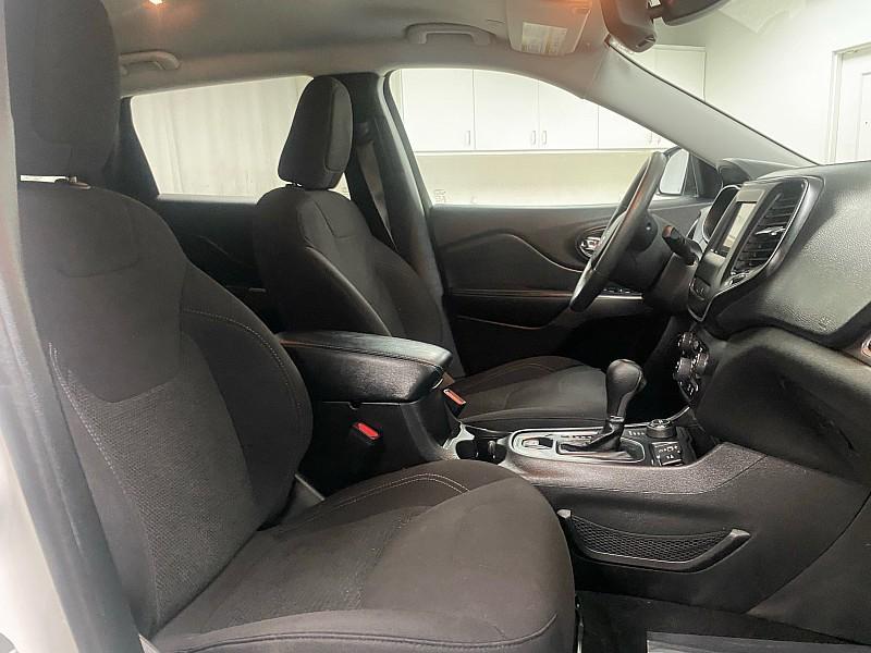 used 2021 Jeep Cherokee car, priced at $13,891