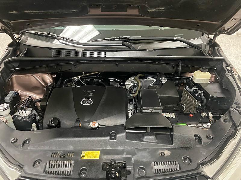used 2018 Toyota Highlander car, priced at $18,791