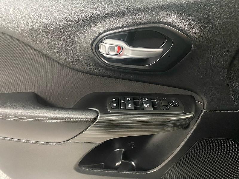 used 2014 Jeep Cherokee car, priced at $7,891