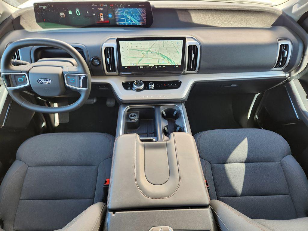 used 2025 Ford Expedition Max car, priced at $55,000