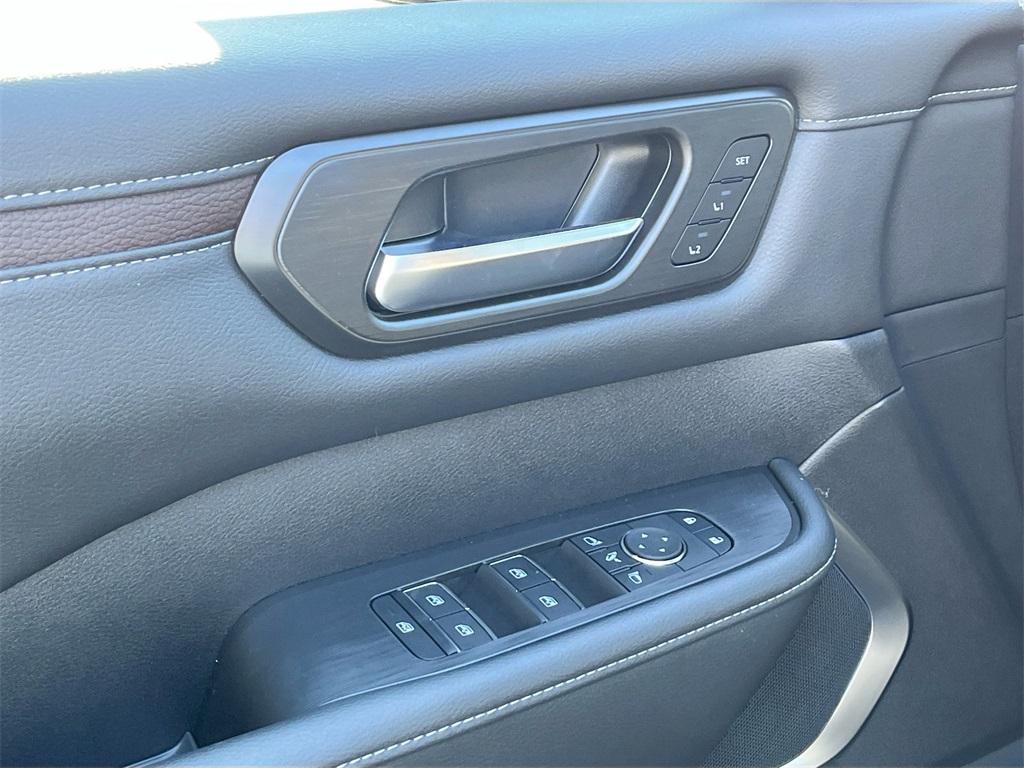 new 2025 Nissan Armada car, priced at $70,590