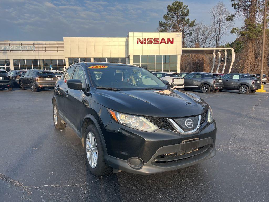 used 2019 Nissan Rogue Sport car, priced at $14,287