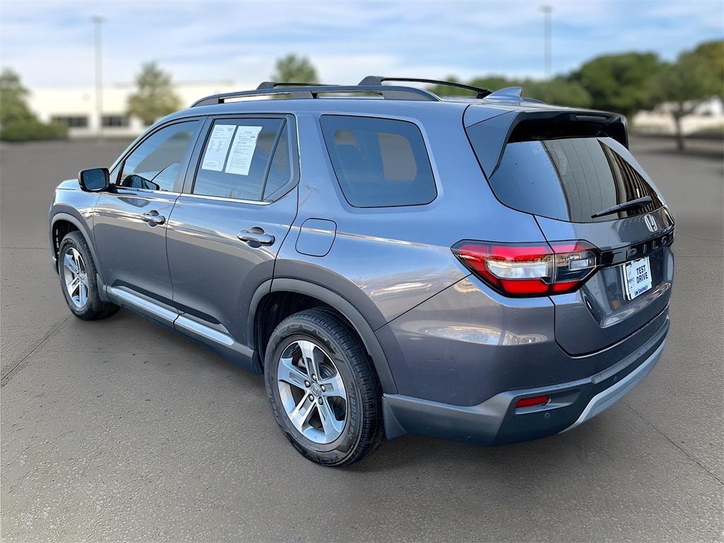 used 2024 Honda Pilot car, priced at $35,197