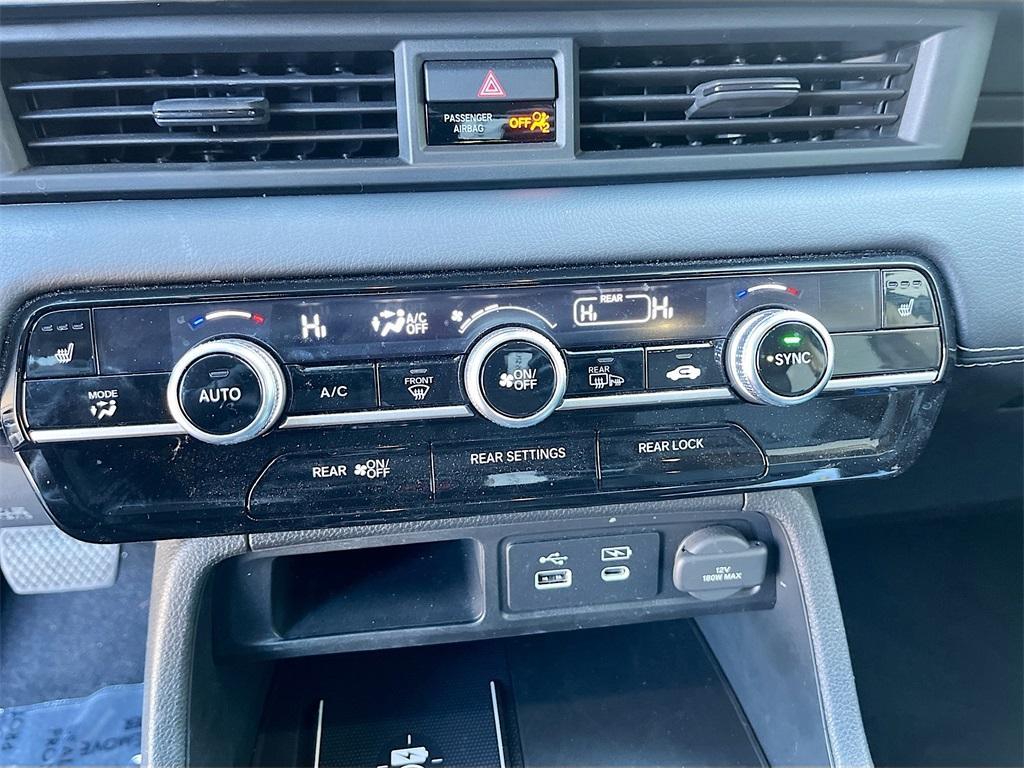 used 2024 Honda Pilot car, priced at $35,197