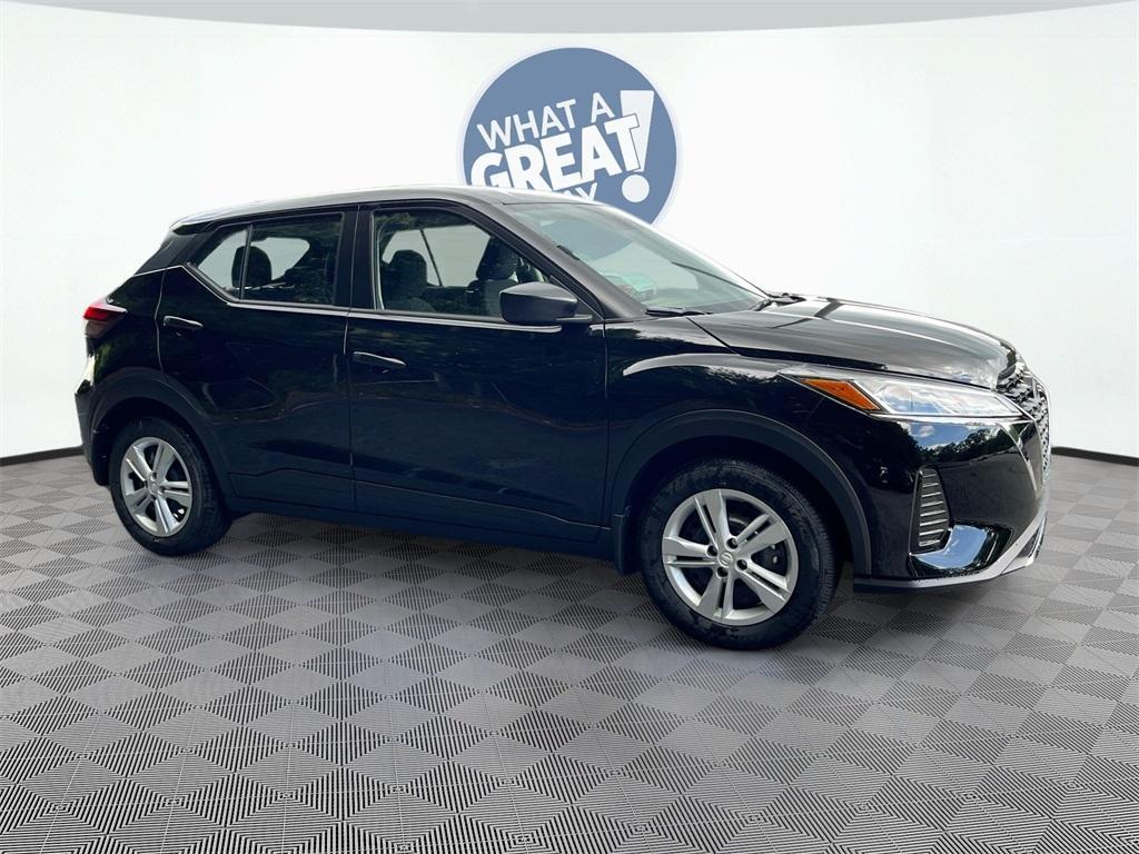 new 2025 Nissan Kicks Play car, priced at $19,857