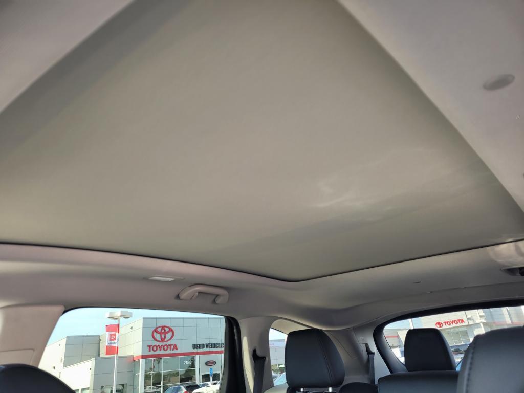 used 2024 Acura MDX car, priced at $39,366