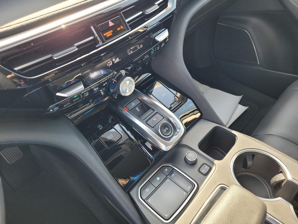 used 2024 Acura MDX car, priced at $39,366