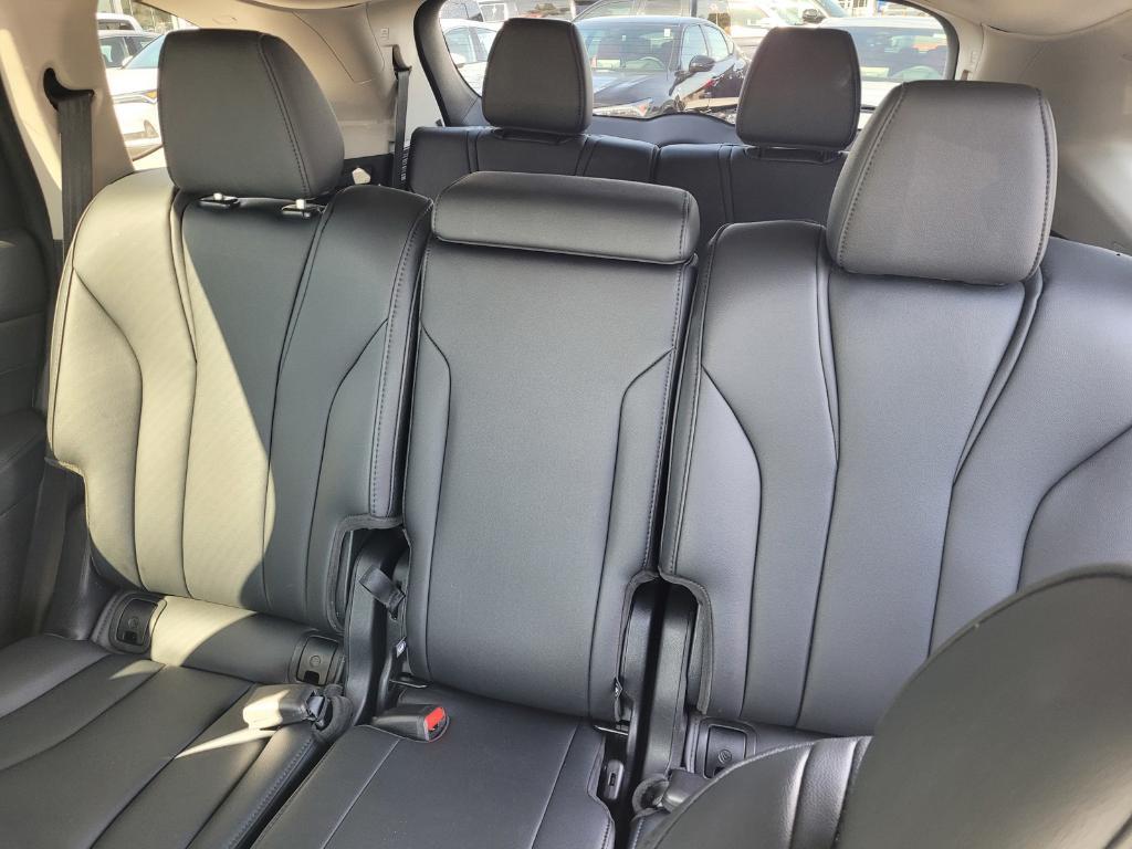 used 2024 Acura MDX car, priced at $39,366