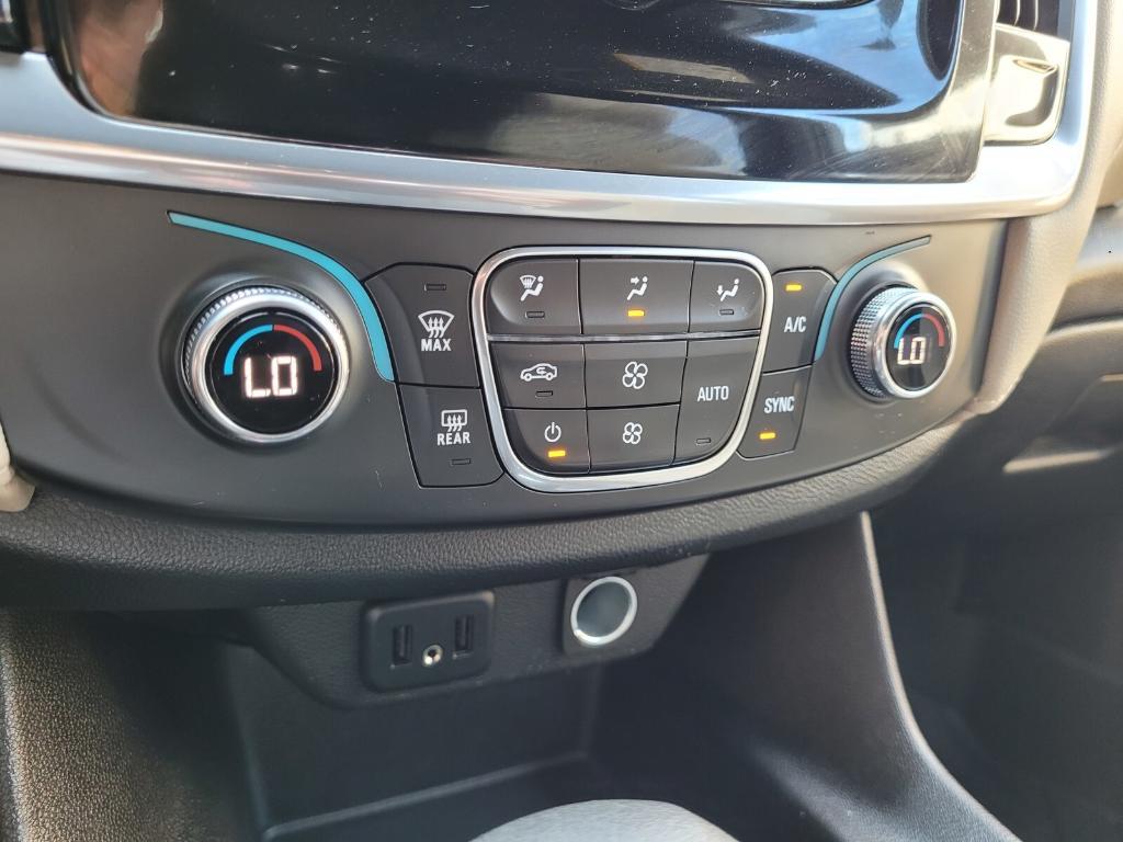 used 2023 Chevrolet Traverse car, priced at $27,966