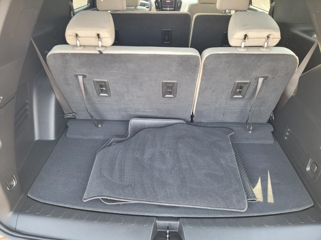 used 2023 Chevrolet Traverse car, priced at $27,966