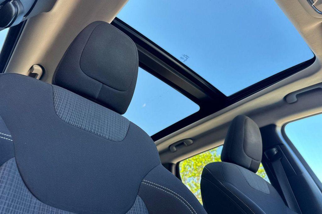 used 2015 Jeep Cherokee car, priced at $11,996