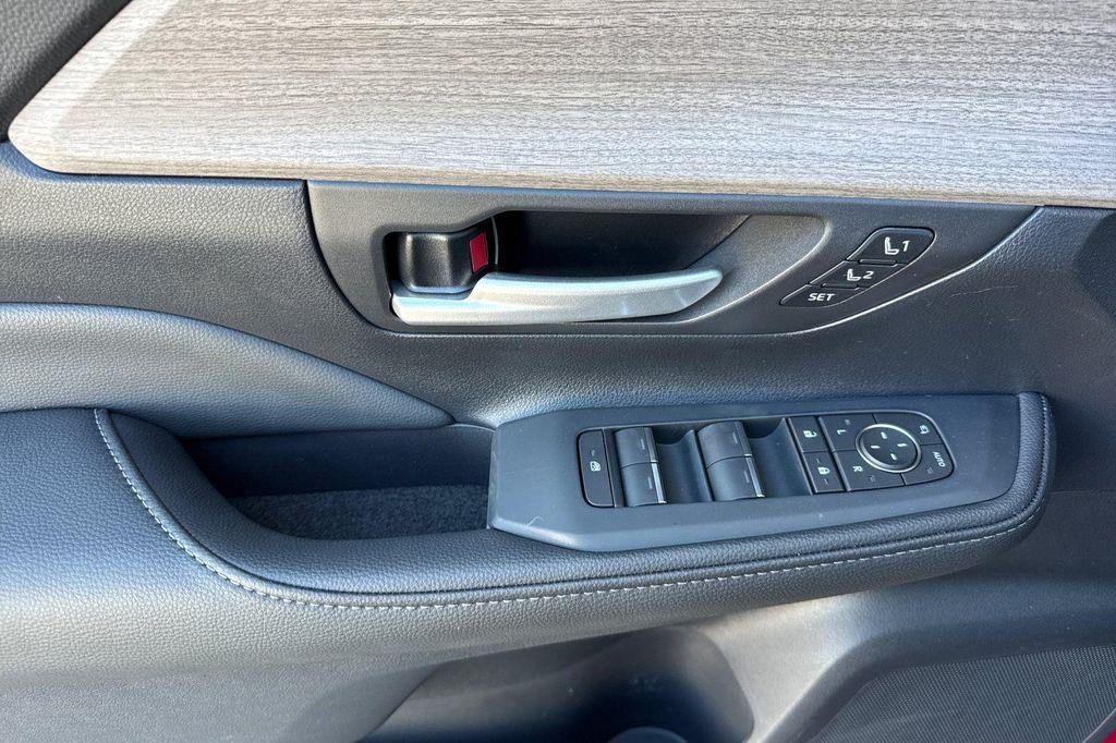 new 2026 Toyota Grand Highlander Hybrid car, priced at $58,016