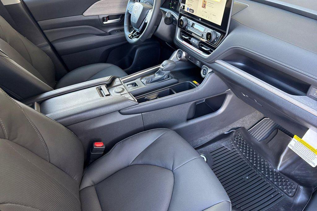 new 2026 Toyota Grand Highlander Hybrid car, priced at $58,016