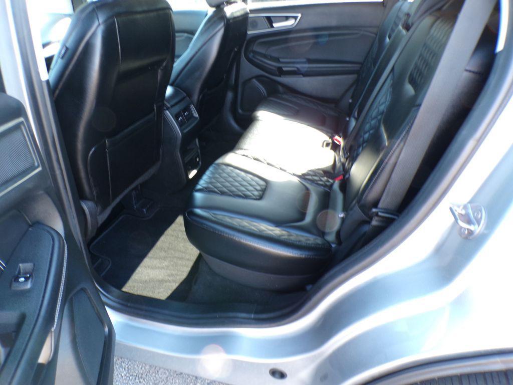 Iconic Silver Metallic 2024 Ford Edge Titanium