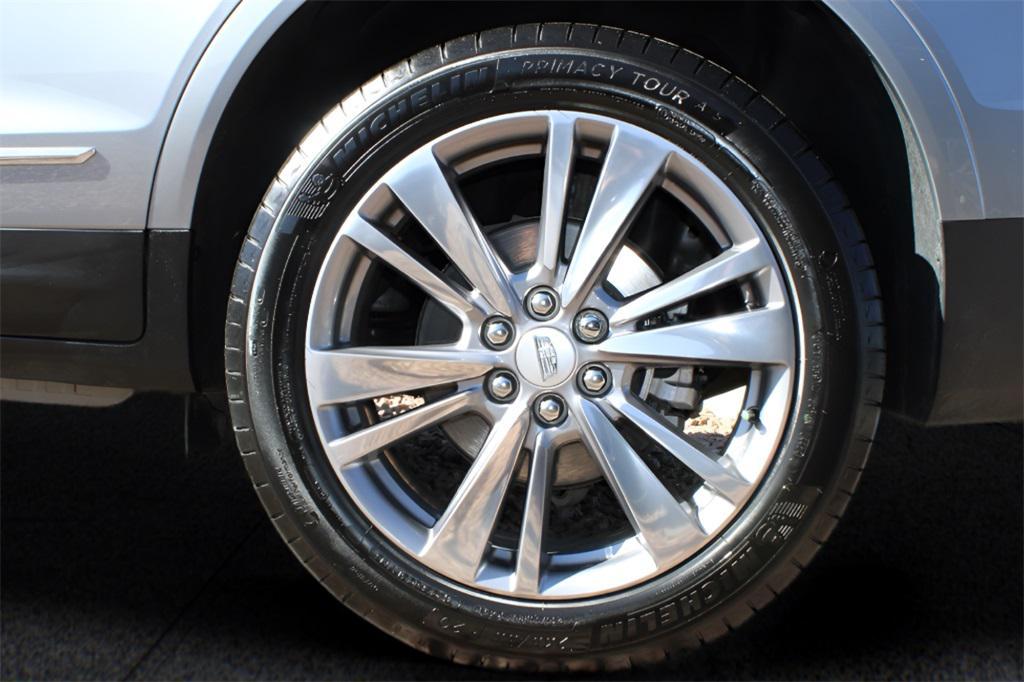 used 2025 Cadillac XT5 car, priced at $34,615