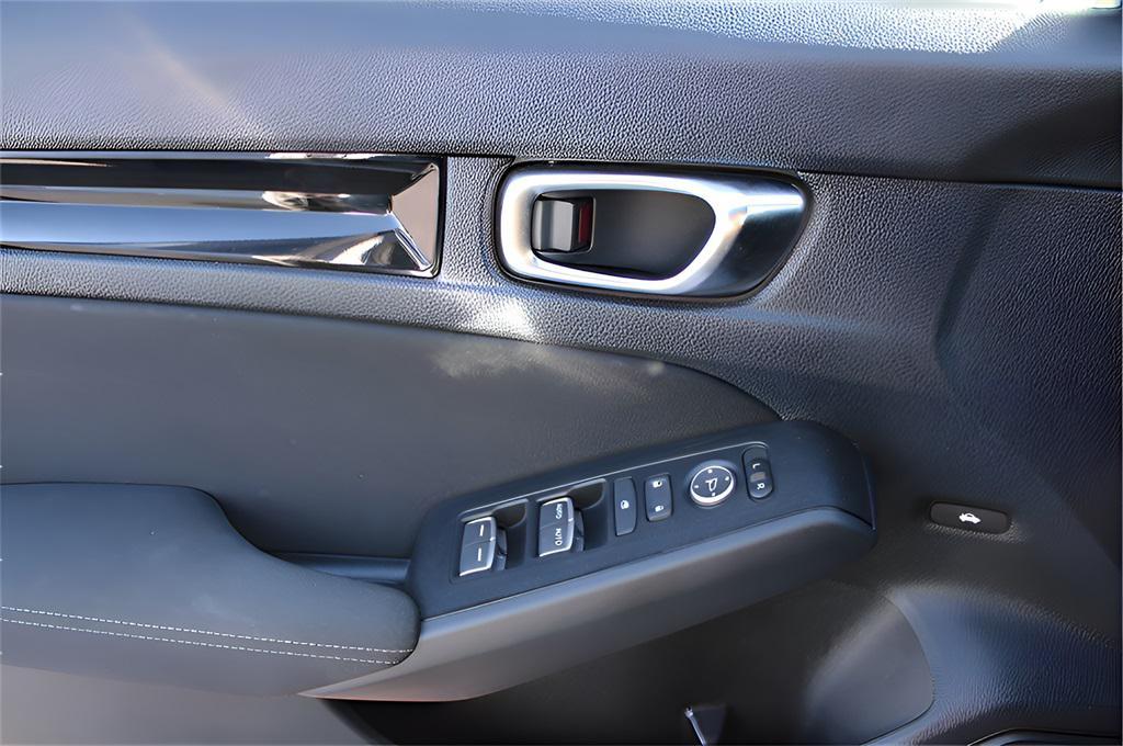 used 2025 Honda Civic Hybrid car, priced at $29,660