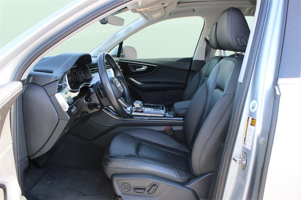 used 2024 Audi Q7 car, priced at $35,405