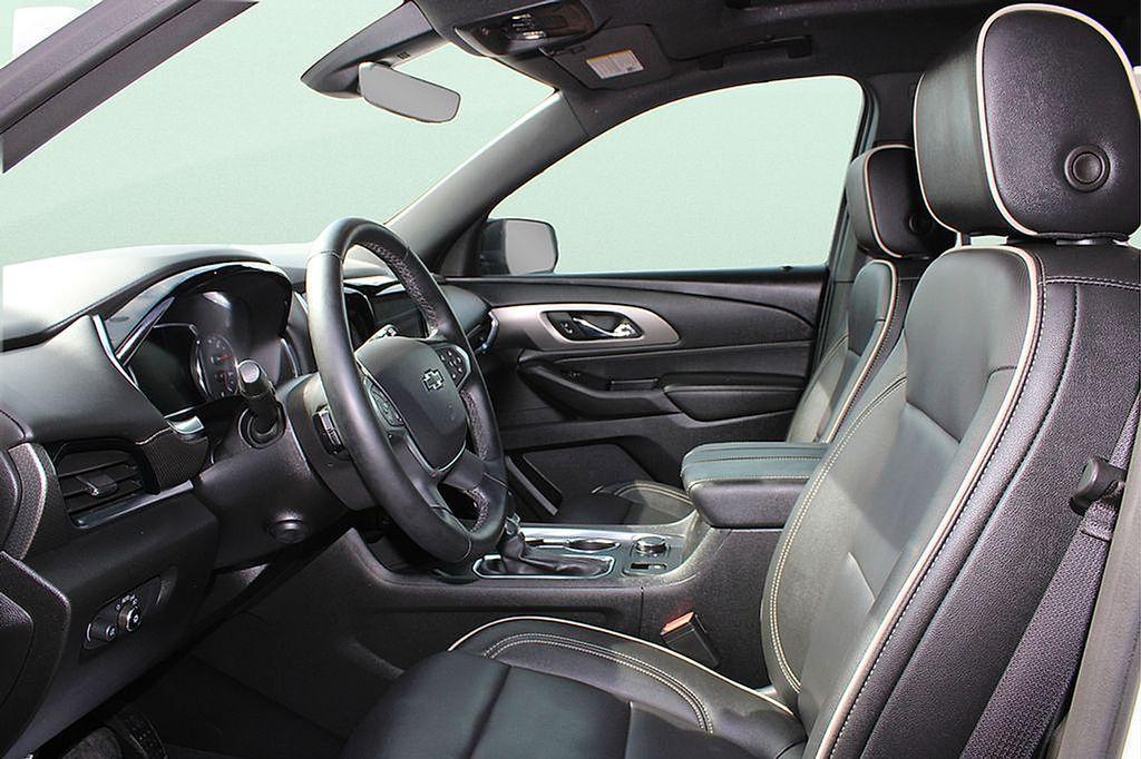 used 2024 Chevrolet Traverse car, priced at $37,685