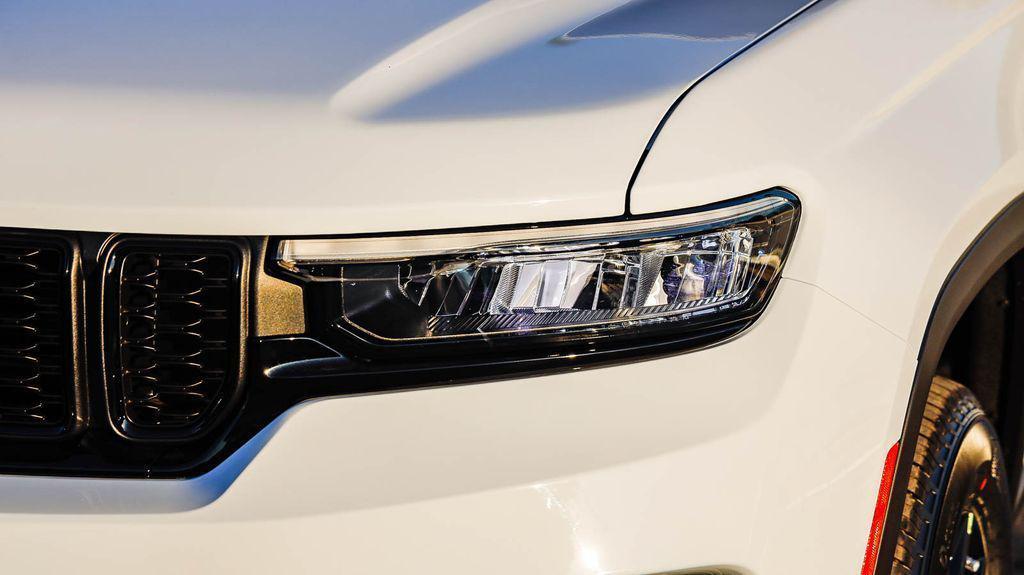 new 2025 Jeep Grand Cherokee car, priced at $34,448