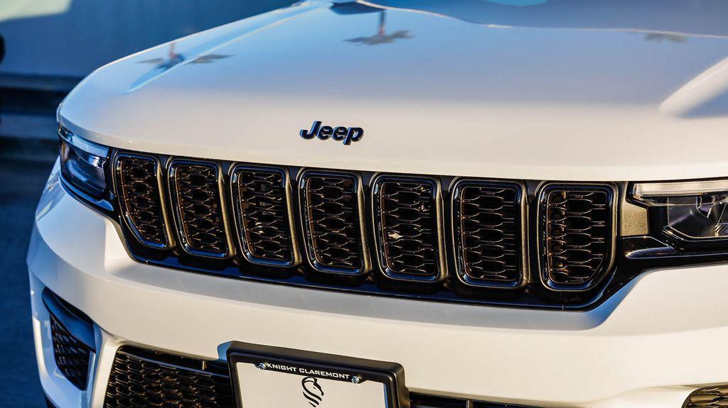 new 2025 Jeep Grand Cherokee car, priced at $34,448