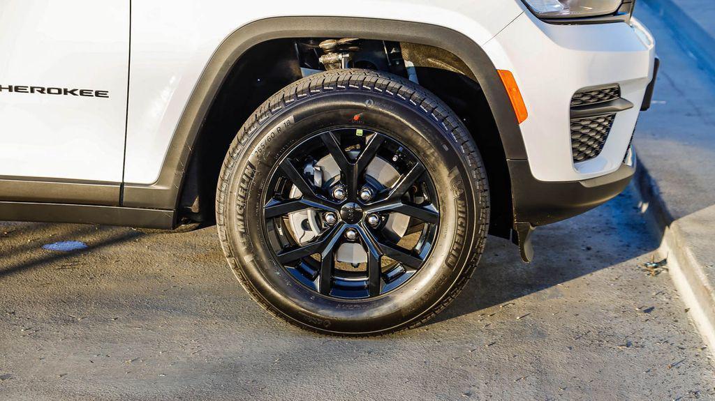 new 2025 Jeep Grand Cherokee car, priced at $34,448