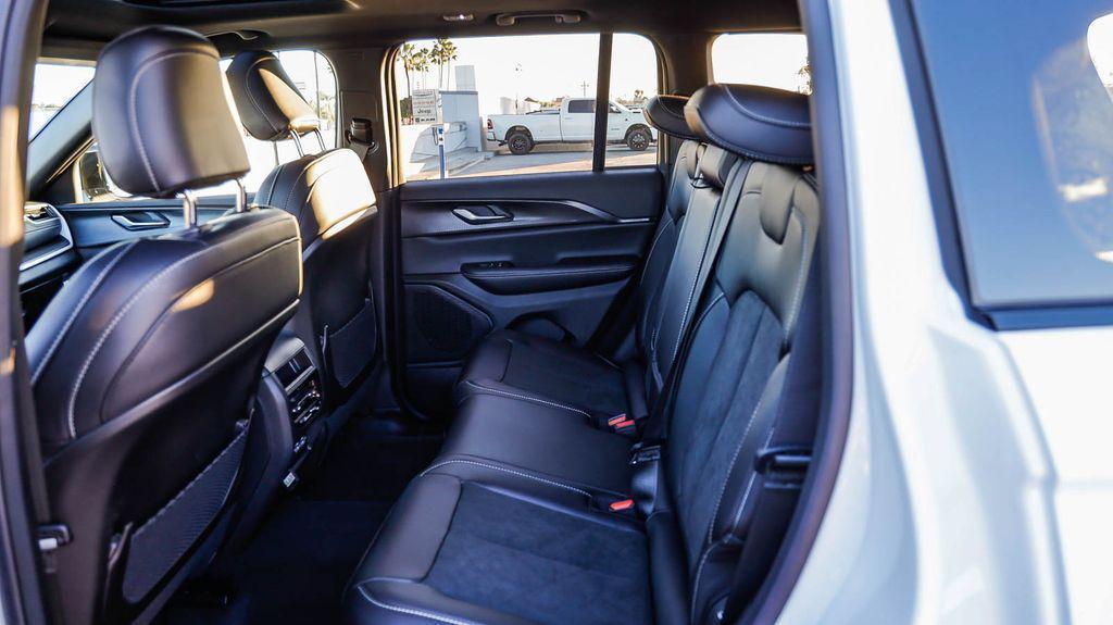 new 2025 Jeep Grand Cherokee car, priced at $34,448