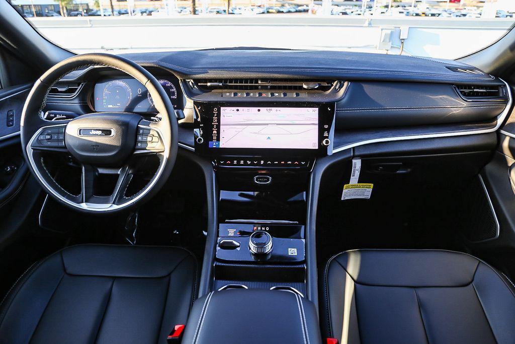 new 2026 Jeep Grand Cherokee car, priced at $34,400