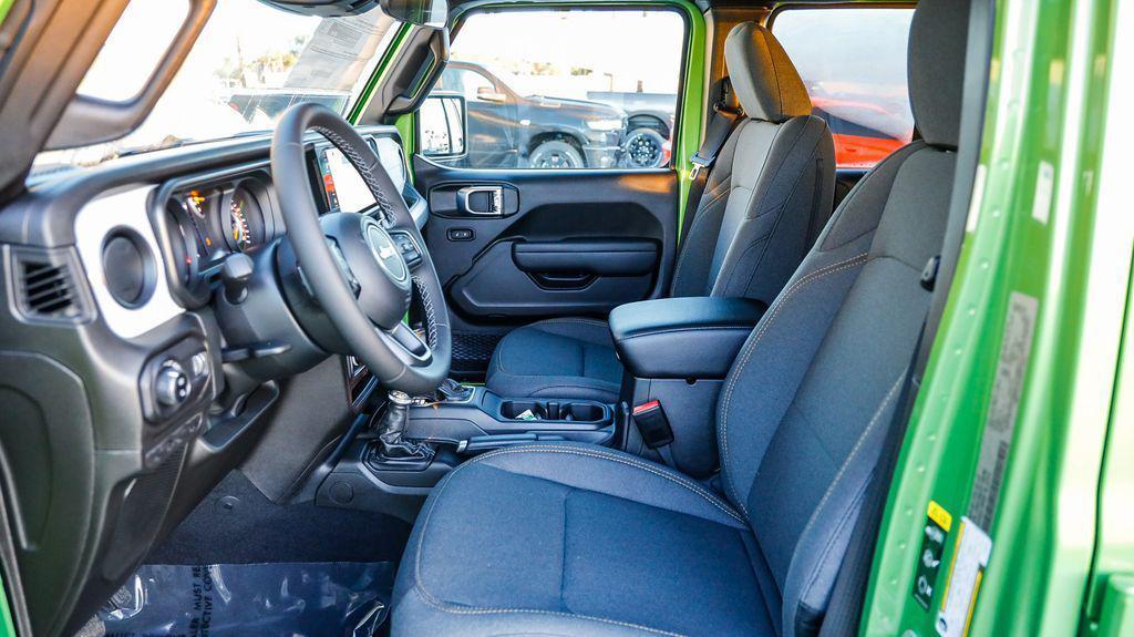 new 2026 Jeep Gladiator car, priced at $39,275