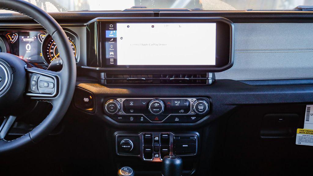 new 2026 Jeep Gladiator car, priced at $39,275