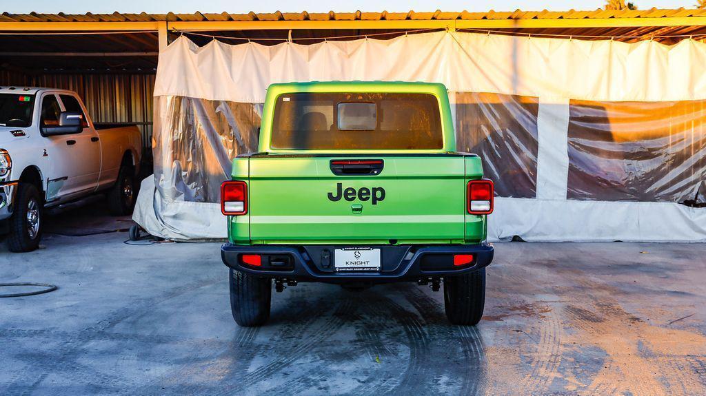 new 2026 Jeep Gladiator car, priced at $39,275