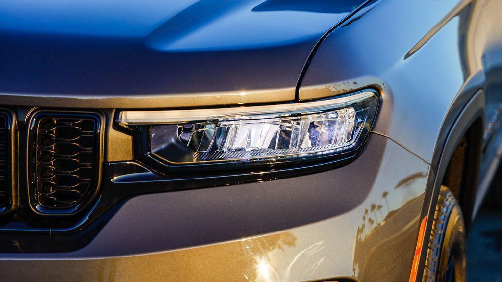 new 2025 Jeep Grand Cherokee car, priced at $32,476