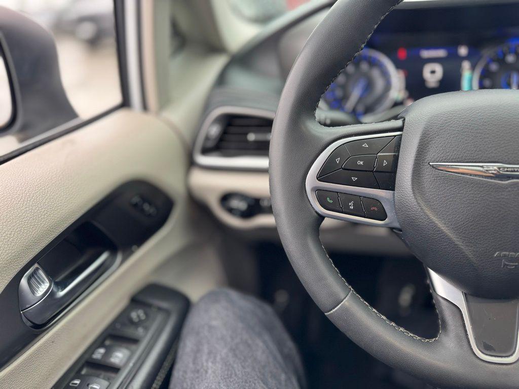 used 2023 Chrysler Pacifica car, priced at $25,888