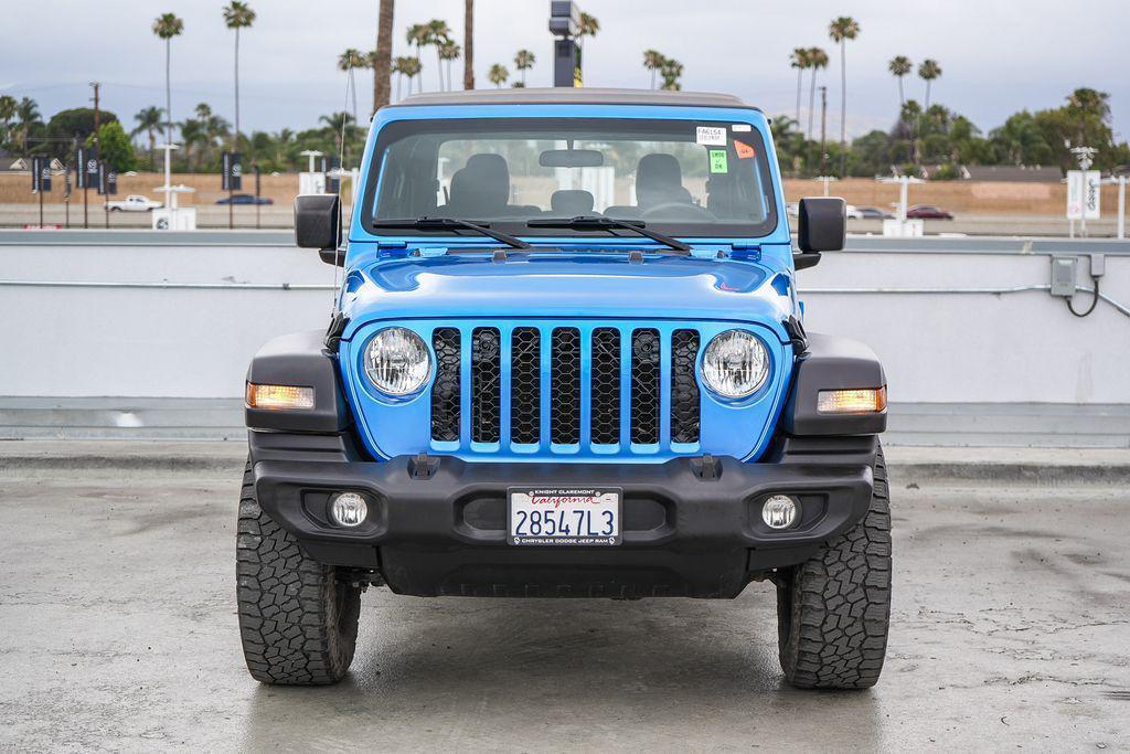 used 2022 Jeep Gladiator car, priced at $27,995