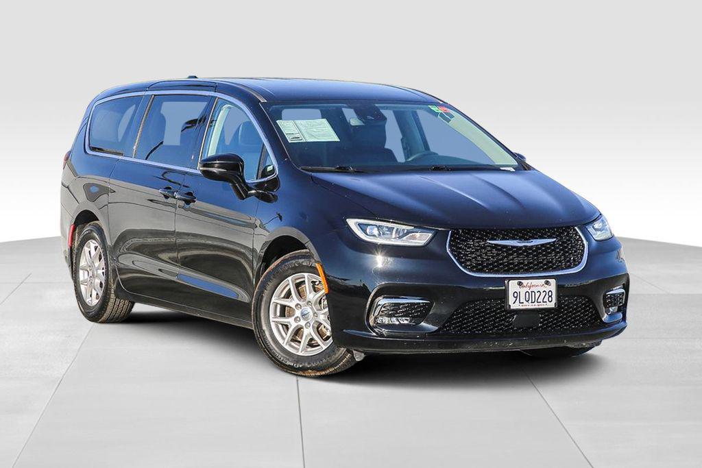 used 2024 Chrysler Pacifica car, priced at $22,995