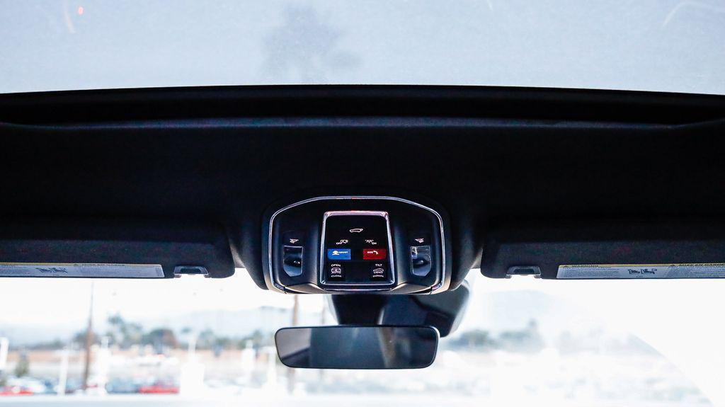 new 2025 Jeep Grand Cherokee car, priced at $35,950