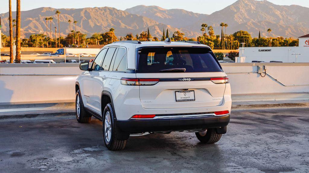 new 2025 Jeep Grand Cherokee car, priced at $32,010