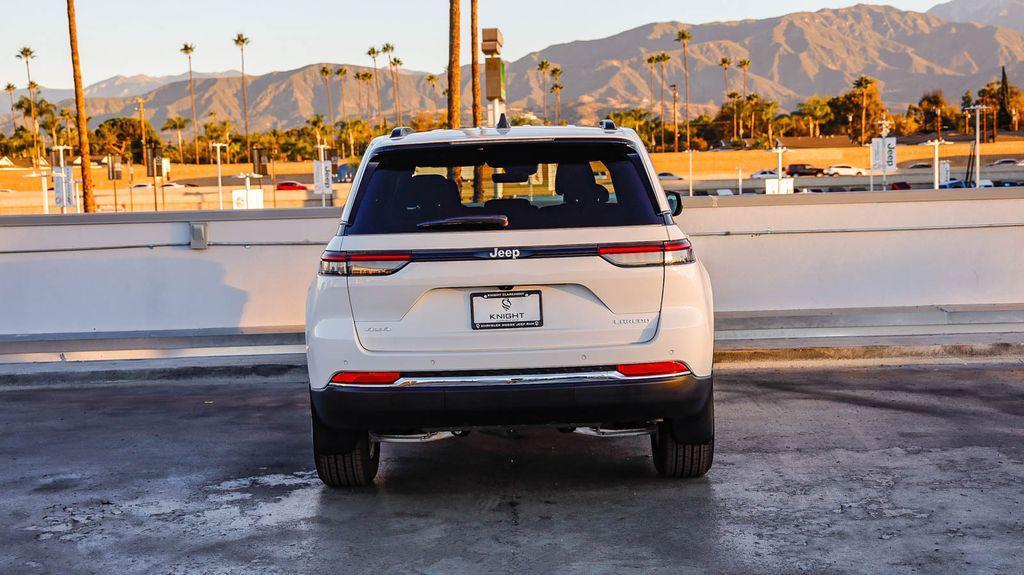 new 2025 Jeep Grand Cherokee car, priced at $32,010