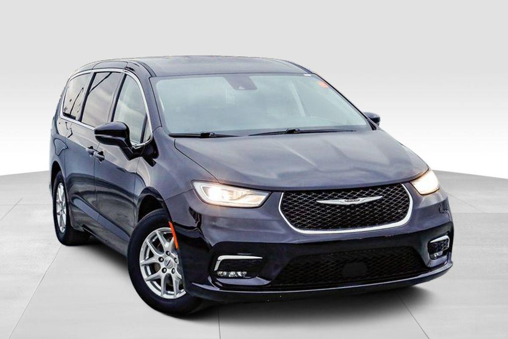 used 2024 Chrysler Pacifica car, priced at $24,374