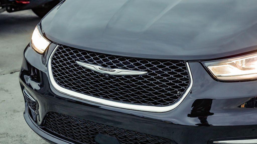 used 2024 Chrysler Pacifica car, priced at $24,374