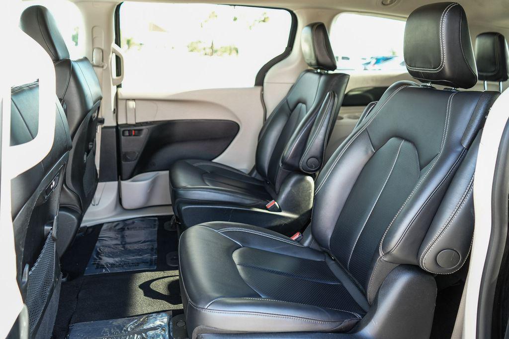 used 2024 Chrysler Pacifica Hybrid car, priced at $25,888