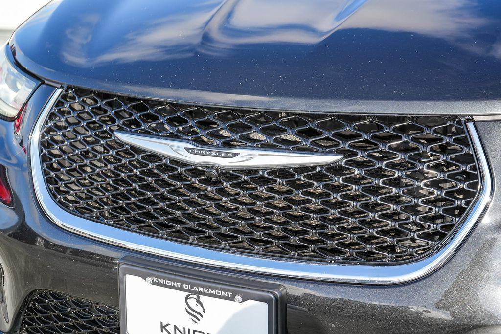 used 2024 Chrysler Pacifica Hybrid car, priced at $25,888