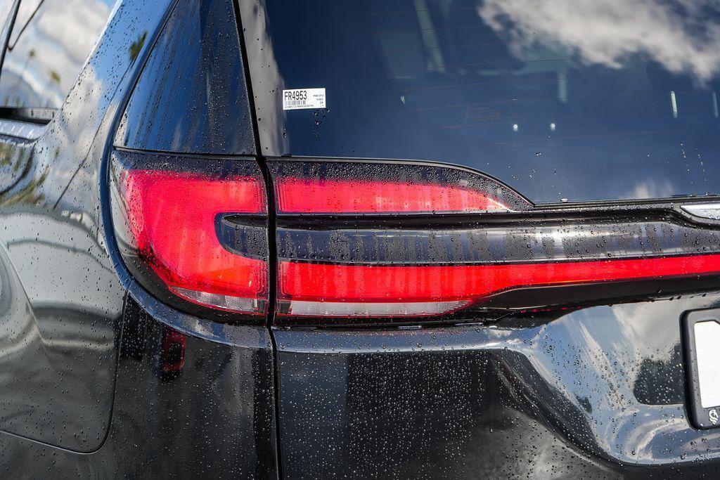 used 2024 Chrysler Pacifica Hybrid car, priced at $25,888